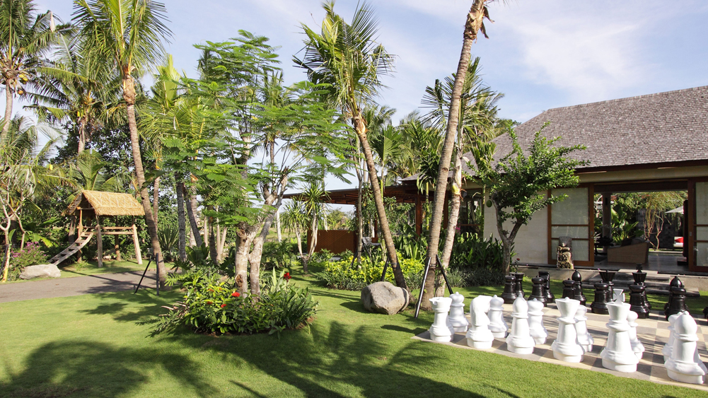 Villa Sarasvati - Lawn and garden